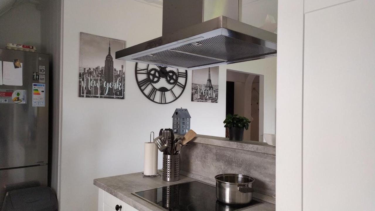 Leander Apartman Balatonlelle Exteriör bild