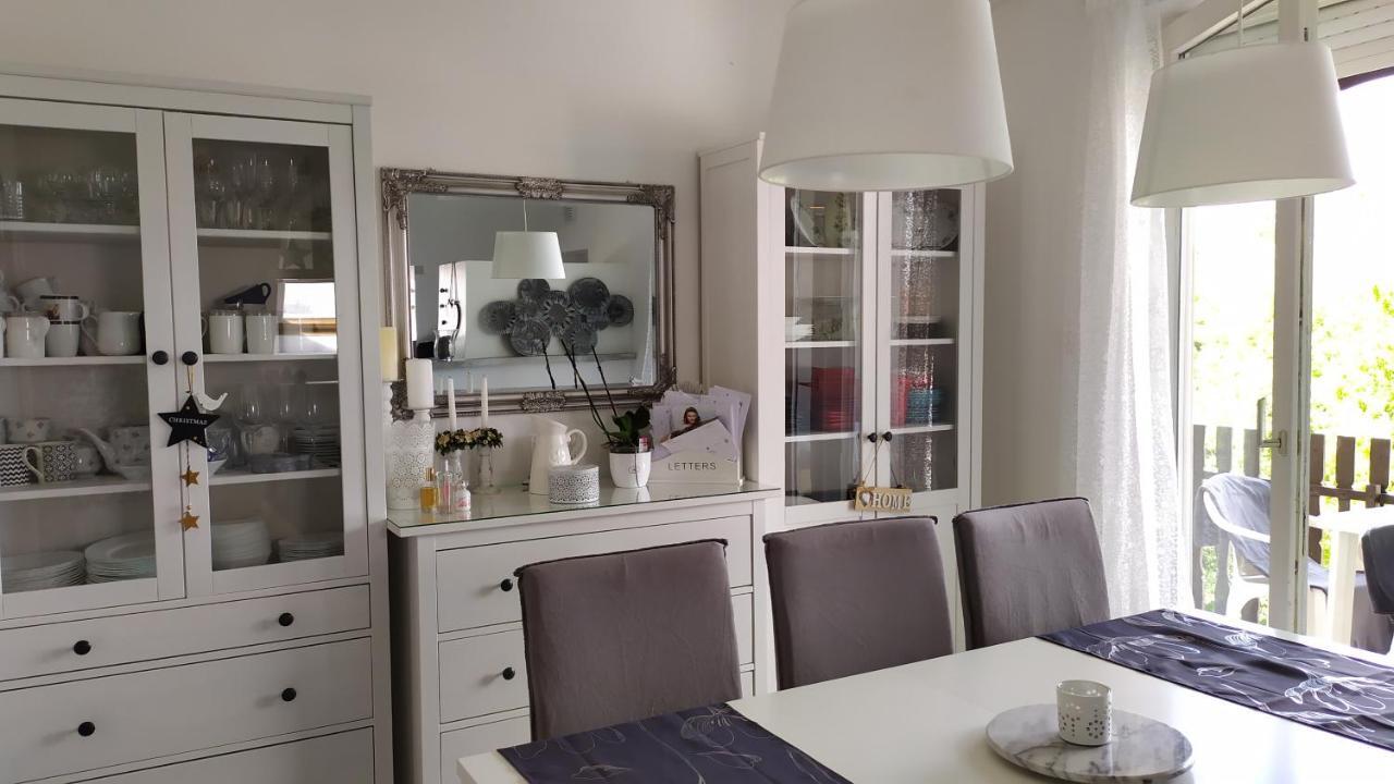 Leander Apartman Balatonlelle Exteriör bild