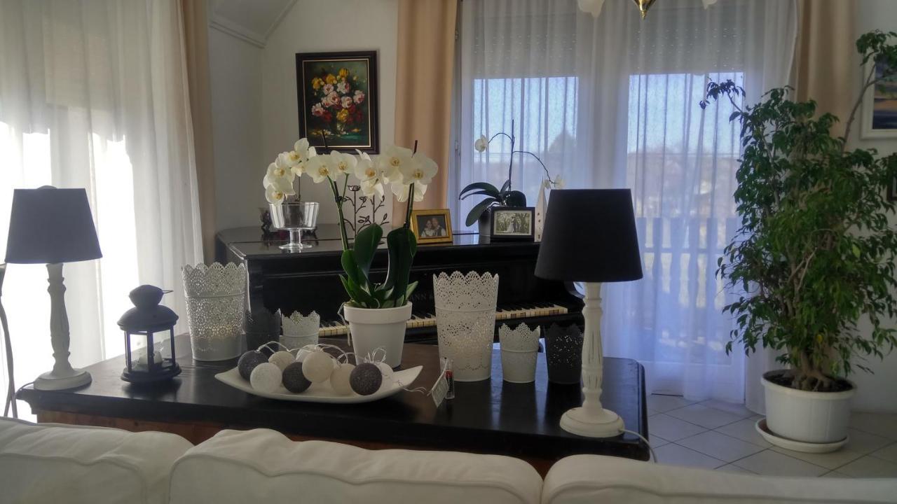 Leander Apartman Balatonlelle Exteriör bild