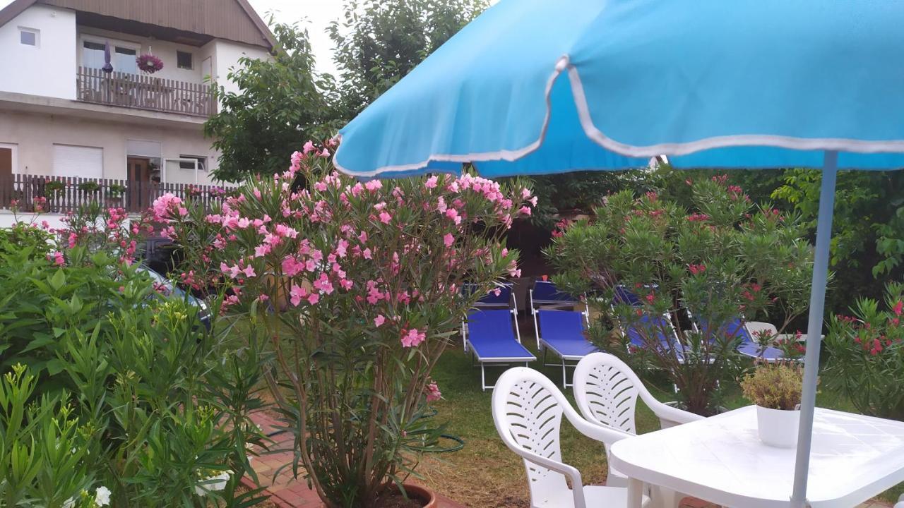 Leander Apartman Balatonlelle Exteriör bild